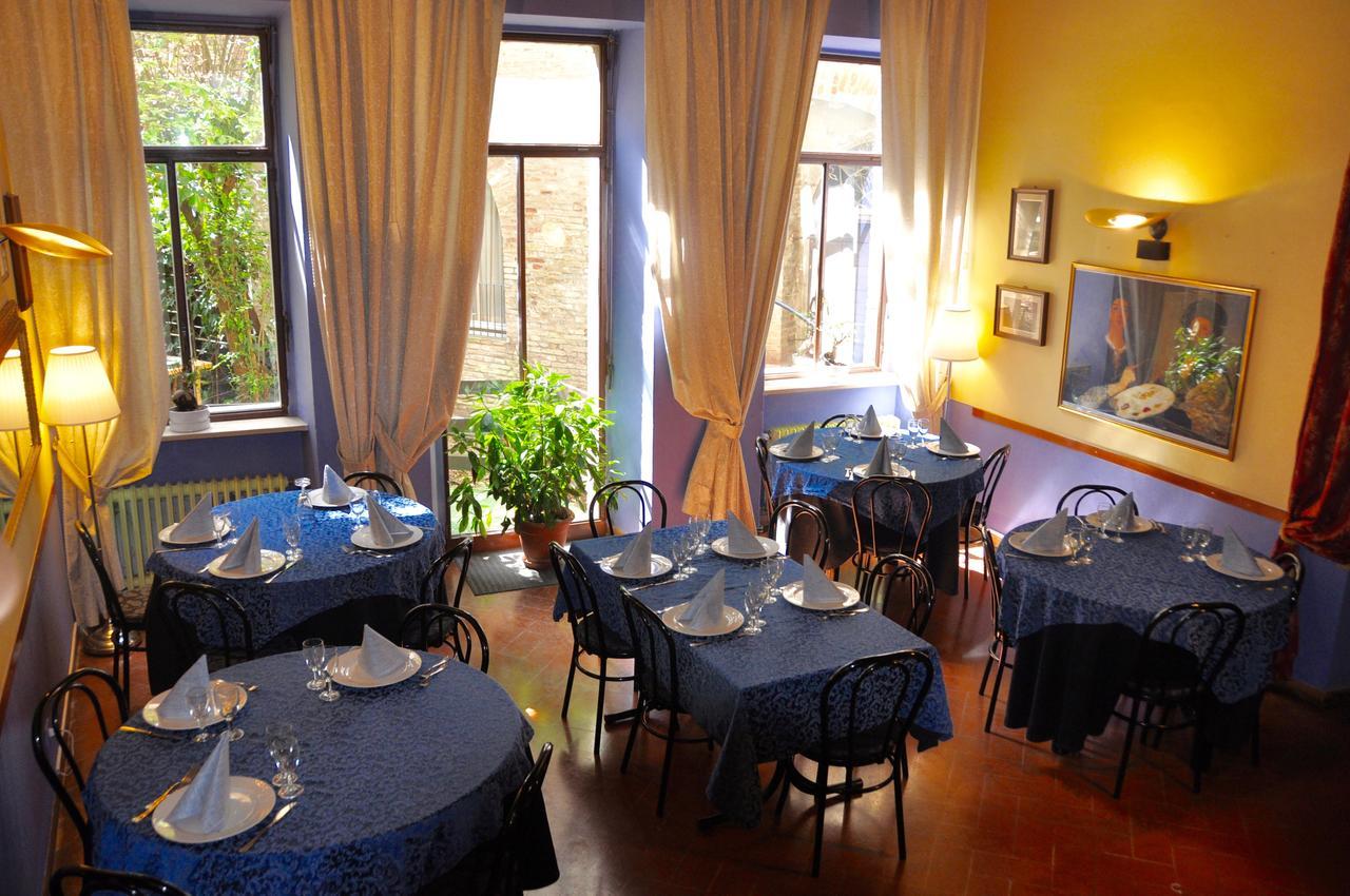 Il Cortegiano Otel Urbino Dış mekan fotoğraf